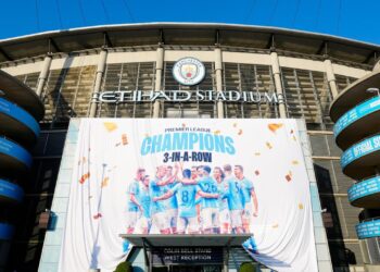 Manchester City Clinch Third Consecutive Premier League Title as Arsenal Stumble