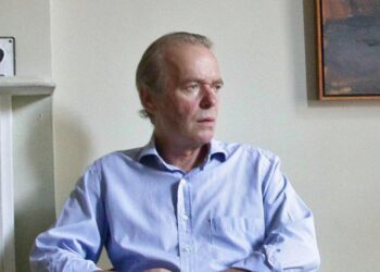 Martin Amis, Celebrated British Author, Dies After Battle with Cancer