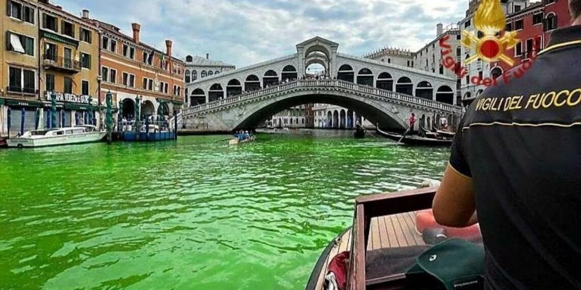 Venice Canal Shocks Residents with Vibrant Green Transformation