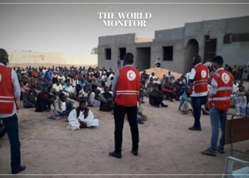 Tunisian Red Crescent Sends Aid to Migrants at Libyan Border