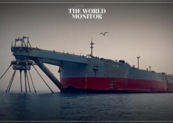 50% of Oil Unloaded from Decaying Tanker in Yemen