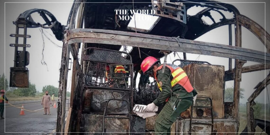 18 Killed in Bus Accident in Pakistan