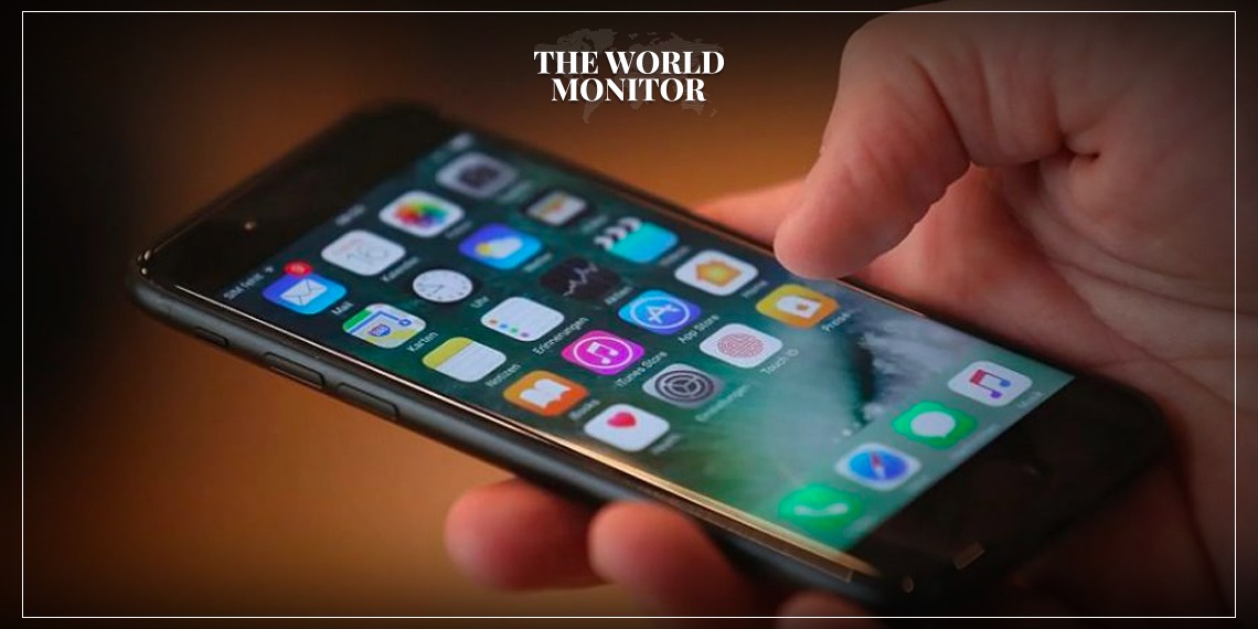 China Bans iPhone Use for Government Officials at Work