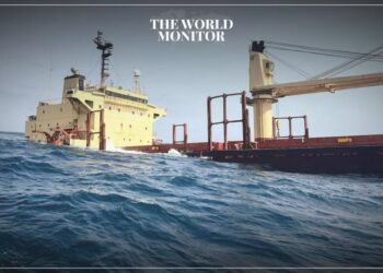 Commercial Ship Faces Sinking Risk After Houthi Attack