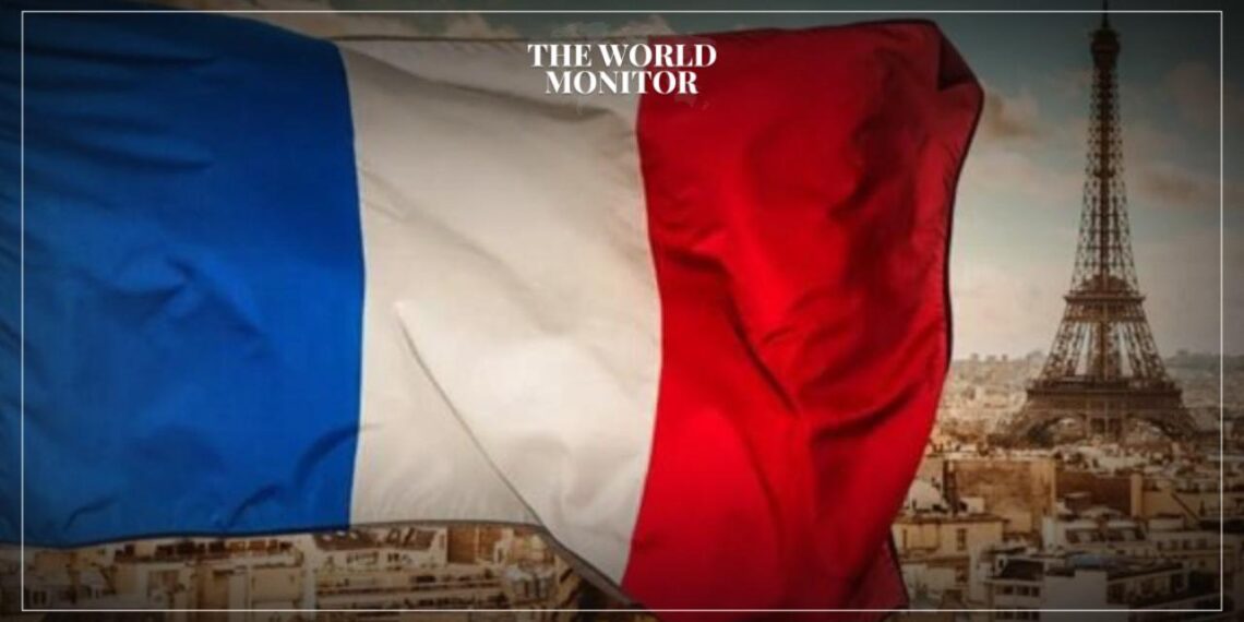 France to Trial Phone Ban in Schools